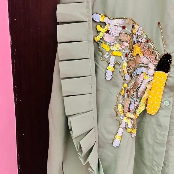 Swiss boss green shirt with heavy embroidery in the form of butterfly 🌸🌸 - Picture 4 of 8